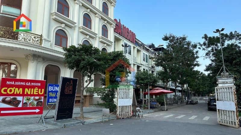 Cổng vào liền kề A16 KĐT Geleximco Cổng vào liền kề A16 KĐT Geleximco