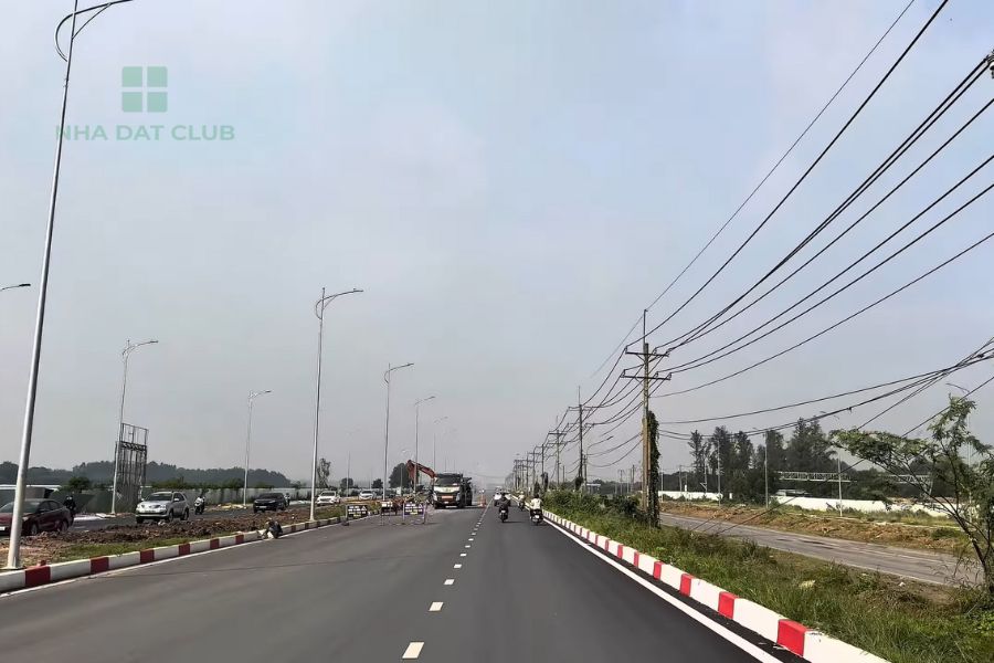 Đường ĐT 25B đang hoàn thiện công đoạn cuối