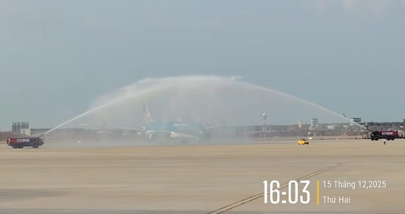 Nghi thức phun nước chào mừng